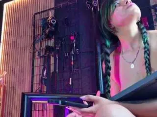 Camsoda Nude Webcam of lexxy-luu