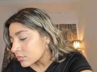 Camsoda Sex Cam of shofia-vega