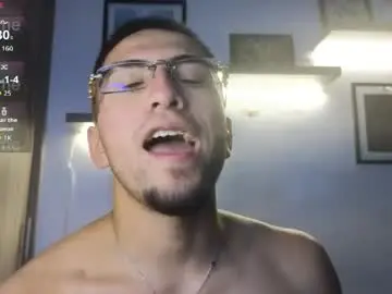 Chaturbate Live Sex Cam of aresmassimox