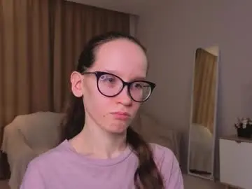 Chaturbate Watch Live Sex Cams of lynettebails