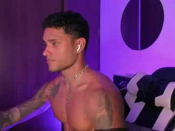 Chaturbate Best live sex cam show of alessandro_vanni