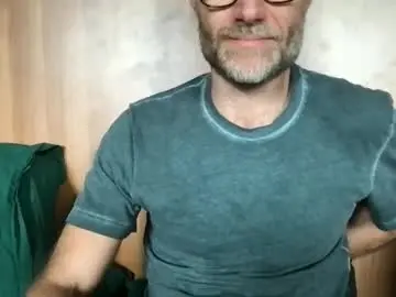 Chaturbate Live Sex Cam of saint009
