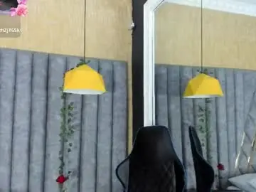 Chaturbate Sex Cam of skylerbloom
