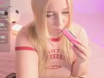 Chaturbate Live Sex Cam of amazongirls