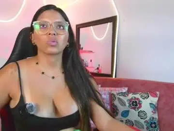 Chaturbate Live Sex Cam of meggan_greey