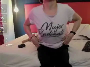 Chaturbate Live Sex Cam of bella_velvet_