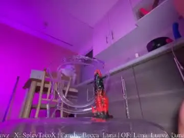 Chaturbate Live Sex Cam of luna_luuvz