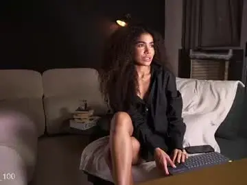 Chaturbate Live Sex of paulacora100