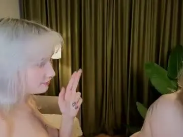 Chaturbate Live Sex Cam of chrome_nova