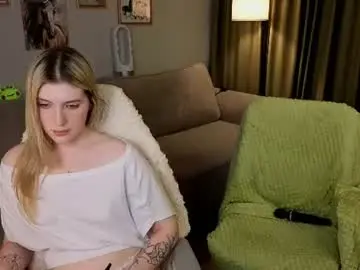 Chaturbate Live Sex Cam of chrome_nova
