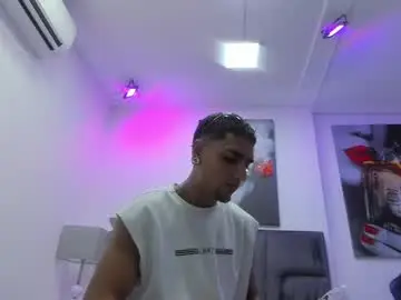 Chaturbate Free Live Porn of dennis_kinsey