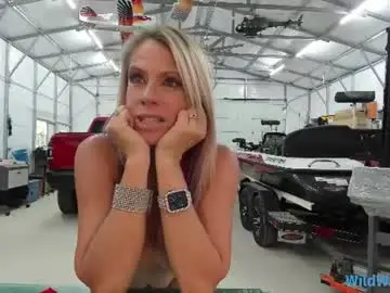 Chaturbate Nude Webcam of wildwifebarbie