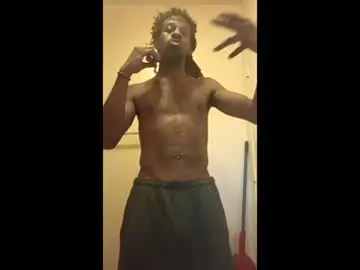 Chaturbate Live Sex Cam of hartmelvin75