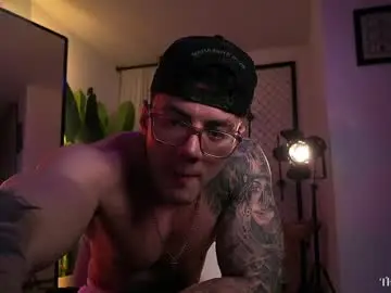 Chaturbate Free Porn Cam of thomas_falcon1