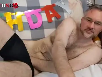 Chaturbate Live Porn of fluffycdnguy