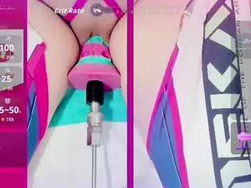 Chaturbate Live Sex Cam of daddyslittlegirl01