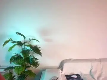Chaturbate Nude Webcam of kira_mmr