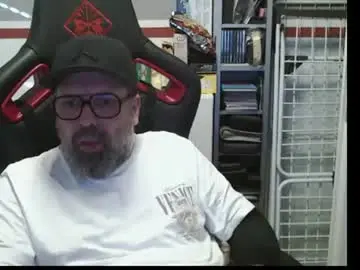 Chaturbate Free Porn Cam of womenizzeer