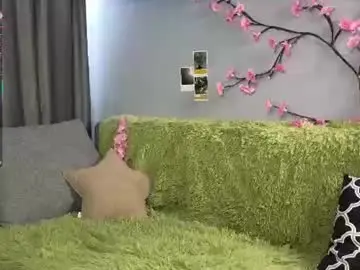 Chaturbate Live Sex Cam of lily_qute