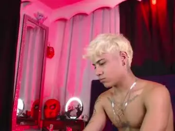 Chaturbate Live Sex Cam of milan_anxel