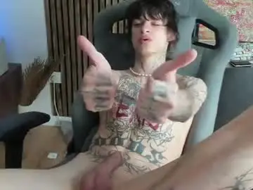 Chaturbate Live Sex Cam of oliverrgroove
