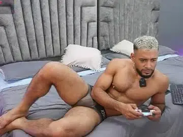 Chaturbate Live Porn of emilio_brandon