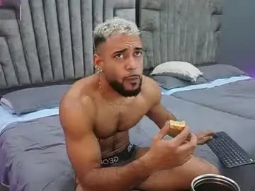 Chaturbate Best live sex cam show of emilio_brandon