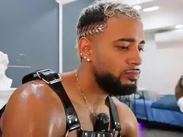 Chaturbate Live Sex Cam of emilio_brandon