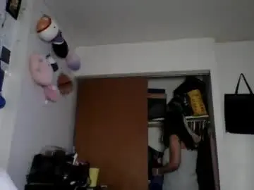 Chaturbate Adult Video Chat of hisfreakyqueen86