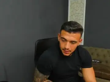Chaturbate Watch Live Sex Cams of elijahthorne