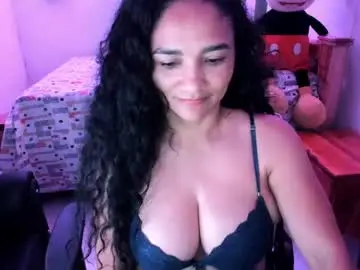 Chaturbate Nude Webcam of rayza_mature_