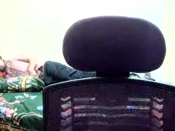 Chaturbate Live Sex Cam of birbikrom104