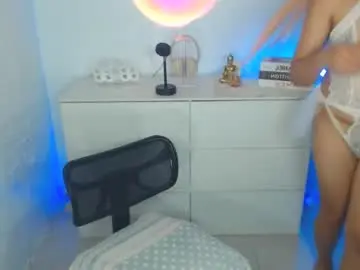 Chaturbate Live Sex Cam of yazmin_shines