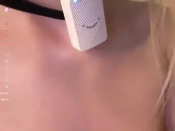 Chaturbate Live Sex Cam of shiningdawn