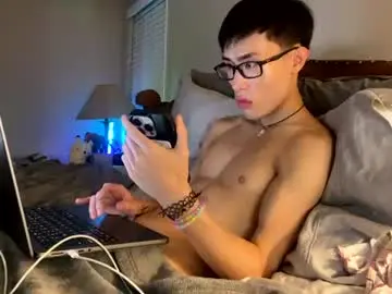 Chaturbate Live Sex Cam of hottiewithabody101
