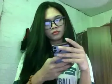 Chaturbate Live Sex Cam of naughty_emmats
