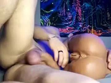 Chaturbate Free Porn Cam of bigwhitecock_liam