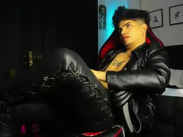 Chaturbate Live Sex Cam of lylebennett_
