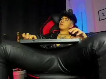 Chaturbate Live Sex of lylebennett_