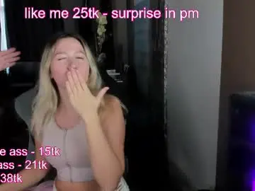 Chaturbate Live Sex Cam of stefany_and_bettany