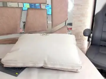 Chaturbate Live Sex of cristine_colins