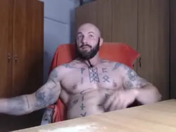 Chaturbate Live Porn of strongivan