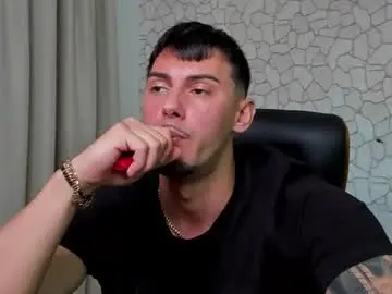 Chaturbate Nude Webcam of clintmasterss
