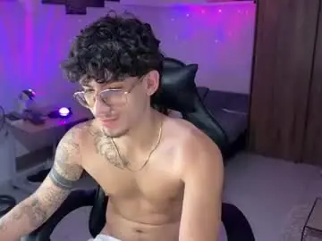 Chaturbate Live Sex Cam of kisan_smith