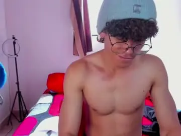 Chaturbate Watch Live Sex Cams of tom_blue10