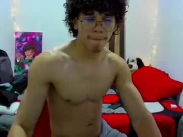 Chaturbate Watch Live Sex Cams of tom_blue10