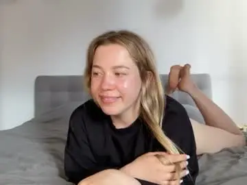 Chaturbate Best live sex cam show of alyrasun