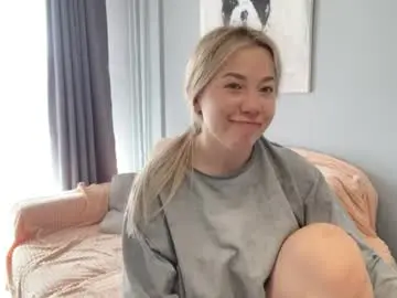 Chaturbate Watch Live Sex Cams of alyrasun