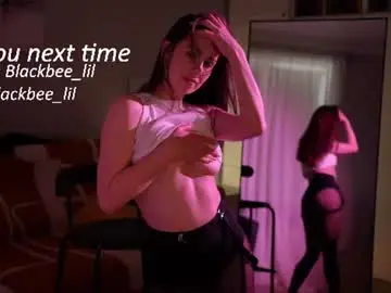 Chaturbate Nude Webcam of _blackbee_