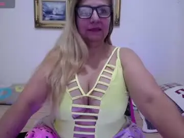 Chaturbate Nude Webcam of sara211